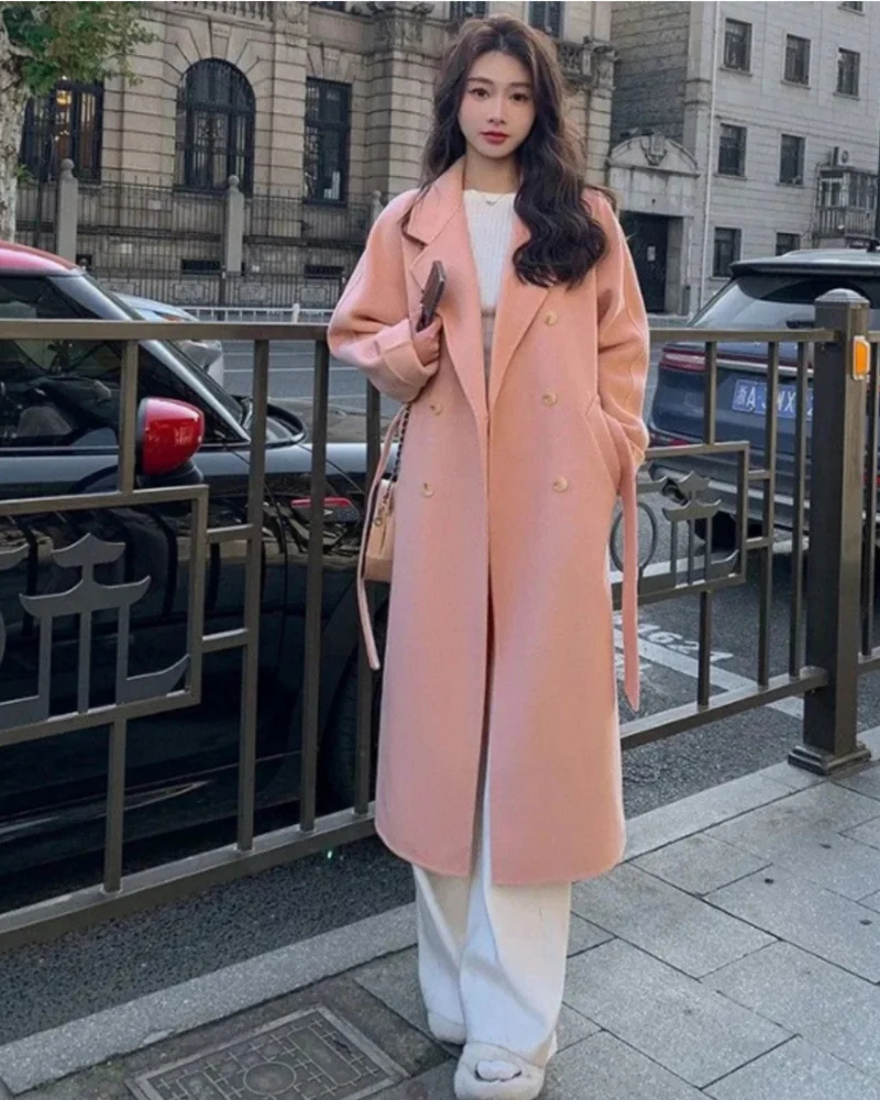 Sobretudo Femenino con Corte Recto y Solapa Elegante Nadia