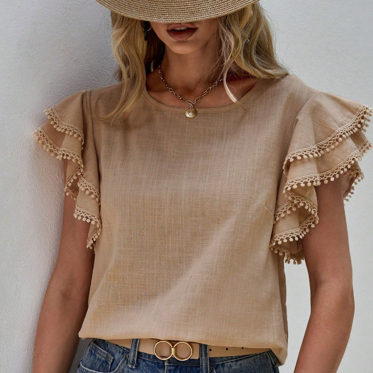 Camisa Femenina de Manga Corta con Volantes