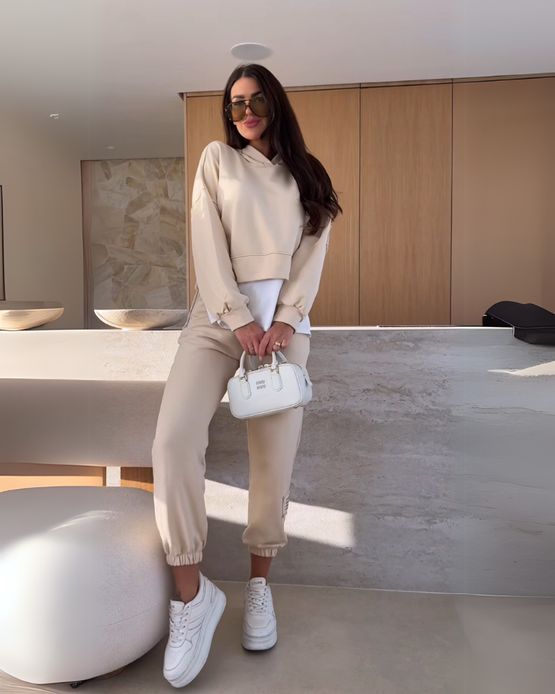 Conjunto Femenino de Moletom con Capucha Comfy Gabi