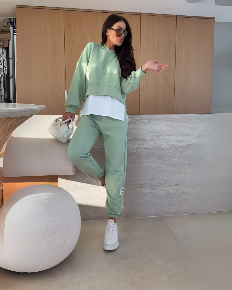 Conjunto Femenino de Moletom con Capucha Comfy Gabi