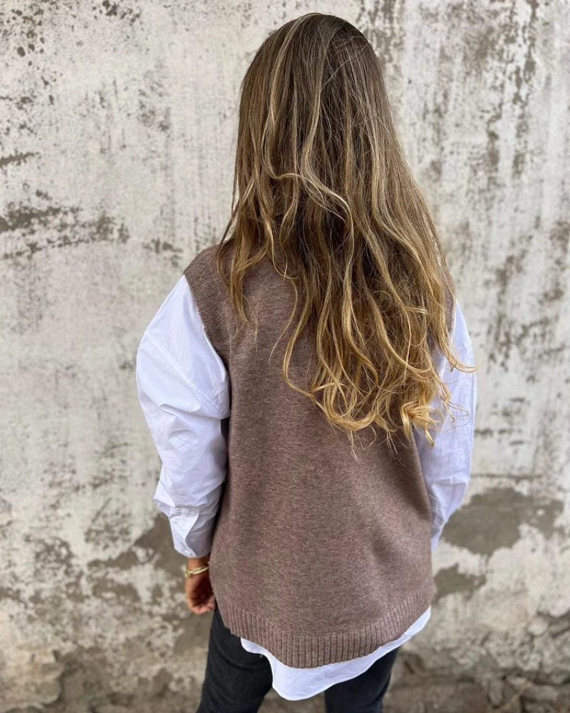 Suéter Femenino de Tricó Cuello V Oversized Cléo