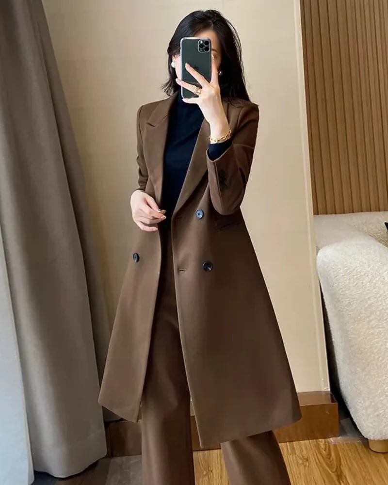 Sobretudo Femenino con Corte Recto y Solapa Elegante Nadia
