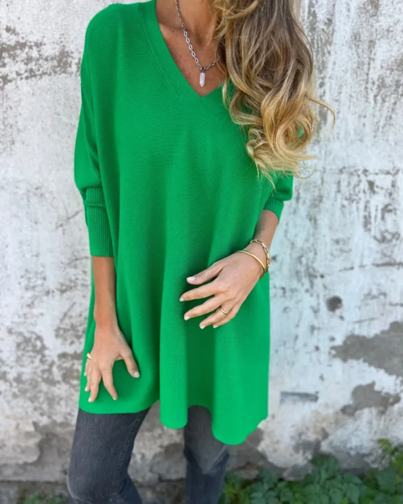 Blusa Femenina Oversized con Escote en V de Tejido Ligero Júlia