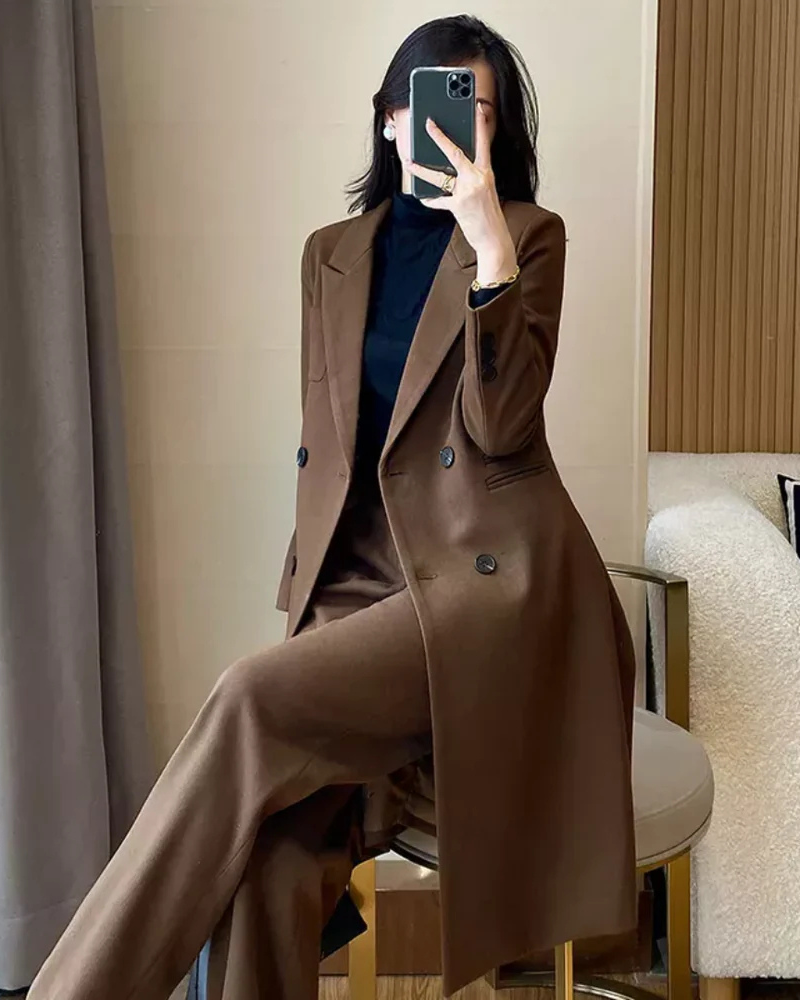 Sobretudo Femenino con Corte Recto y Solapa Elegante Nadia