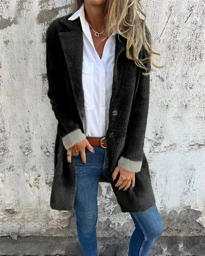 Abrigo Femenino de Lana Boucle con Solapa y Botones Talita