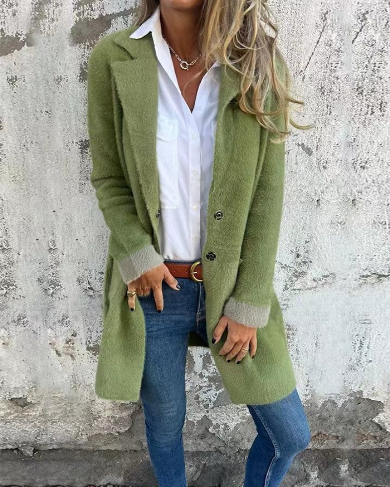 Abrigo Femenino de Lana Boucle con Solapa y Botones Talita