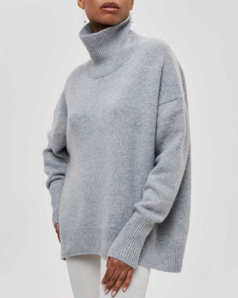 Blusa Femenina Oversized con Cuello Alto Sabrina