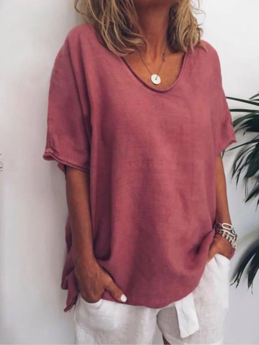 Camiseta femenina de talla grande de manga corta con escote en V