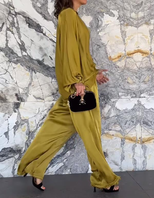 Conjunto de Pantalones de Satén con Escote en V