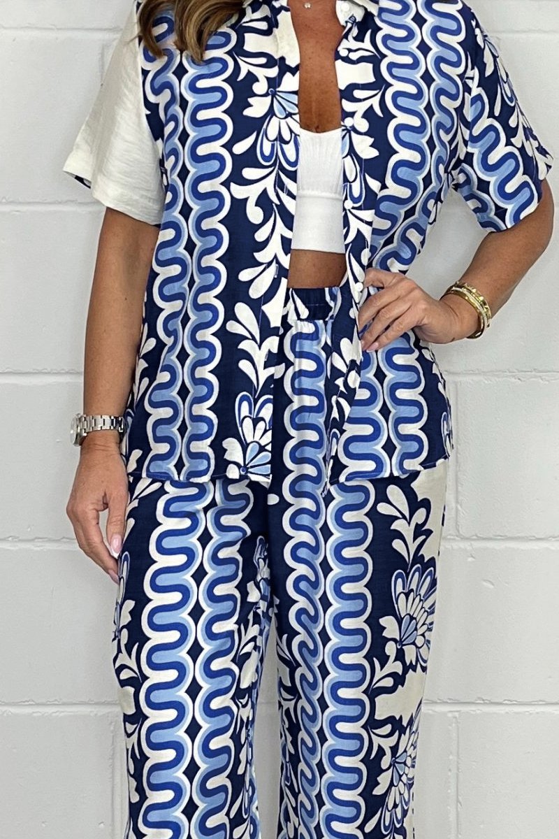 Conjunto de Camisa Estampada y Calças