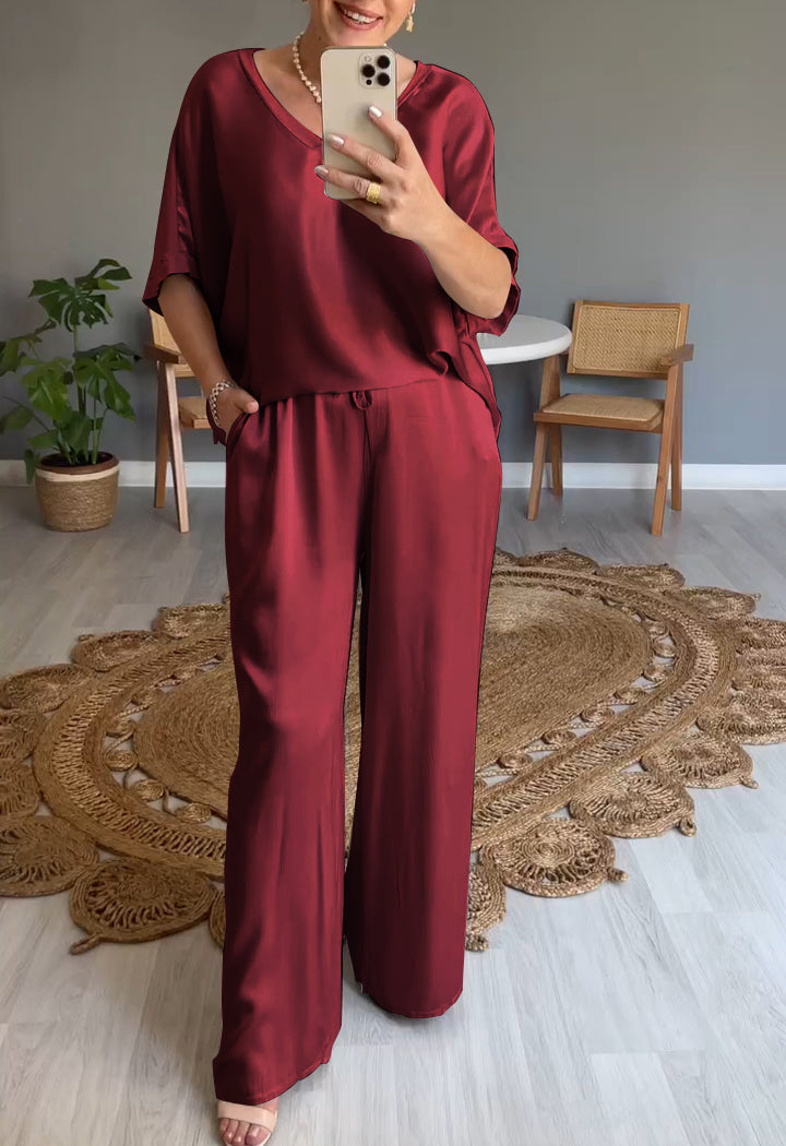 Conjunto de Cetim con Escote en V de Dos Piezas
