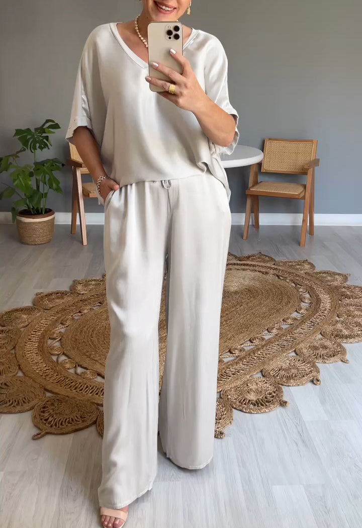 Conjunto de Cetim con Escote en V de Dos Piezas