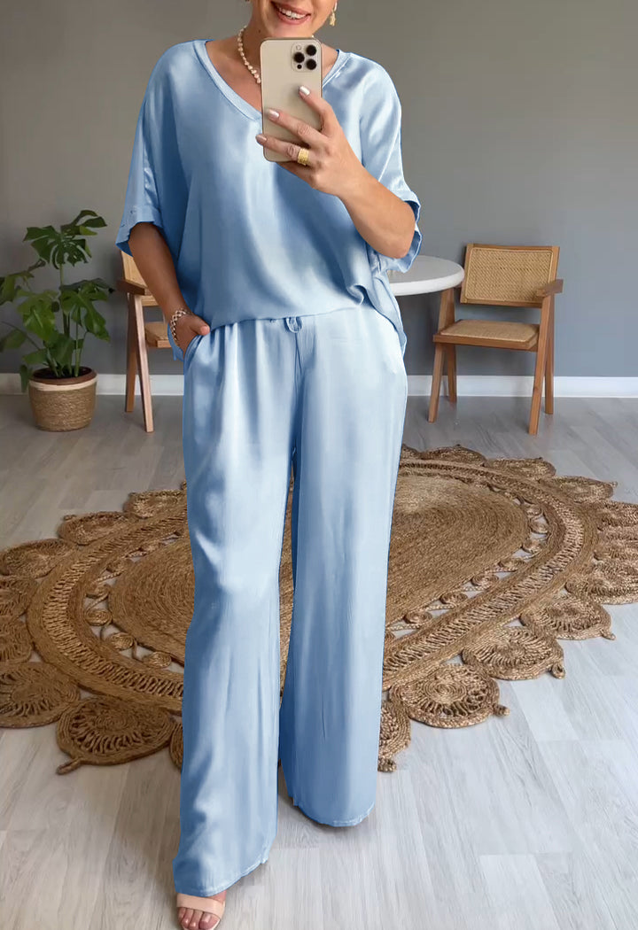 Conjunto de Cetim con Escote en V de Dos Piezas