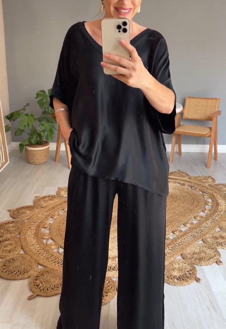 Conjunto de Cetim con Escote en V de Dos Piezas