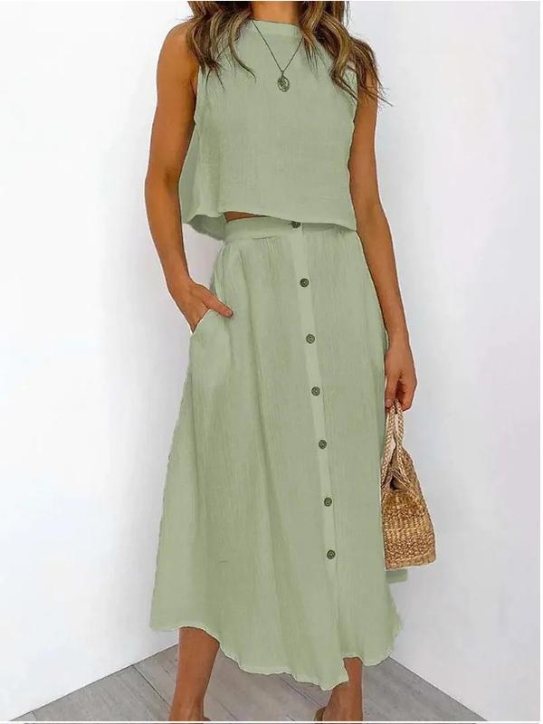 Conjunto con Camiseta sin Mangas y Vestido con Botones