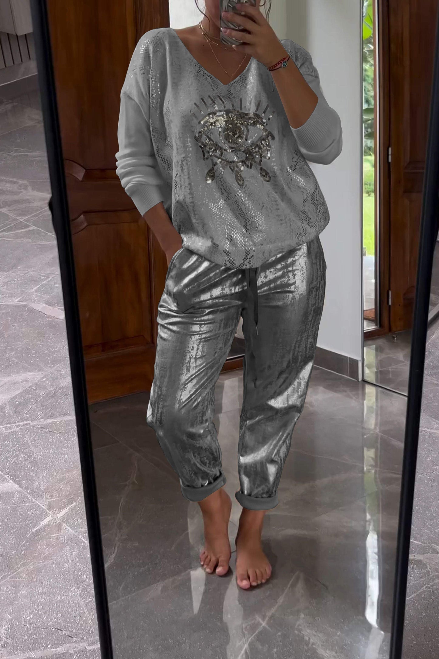 Conjunto de Dos Piezas de Top con Lentejuelas y Pantalones Metalizados