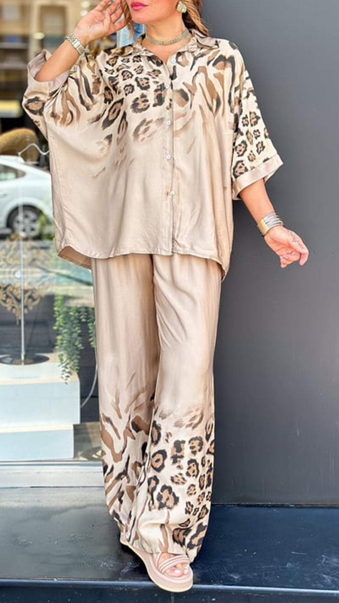 Conjunto Femenino Casual con Solapa y Estampado de Leopardo Gradiente