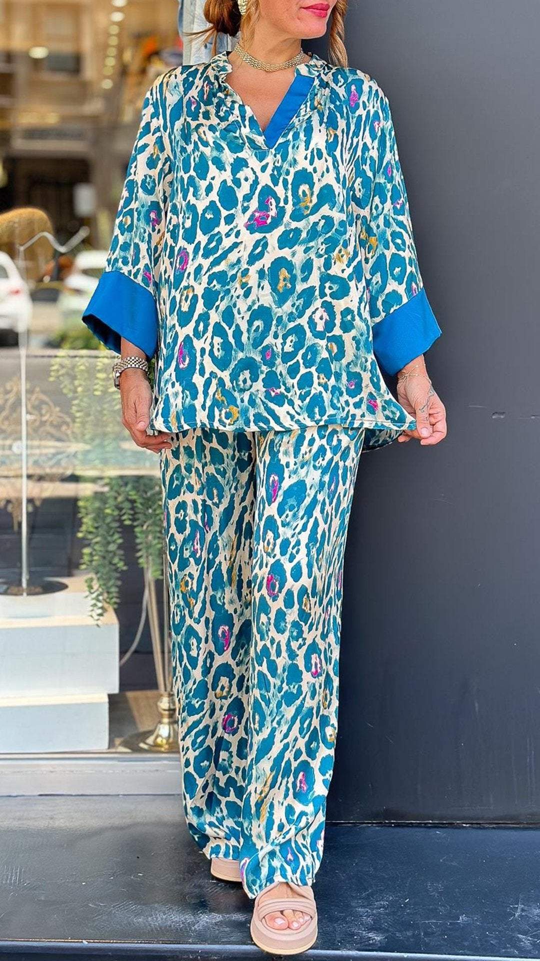 Conjunto Femenino Casual con Solapa y Manga Media con Estampado de Leopardo