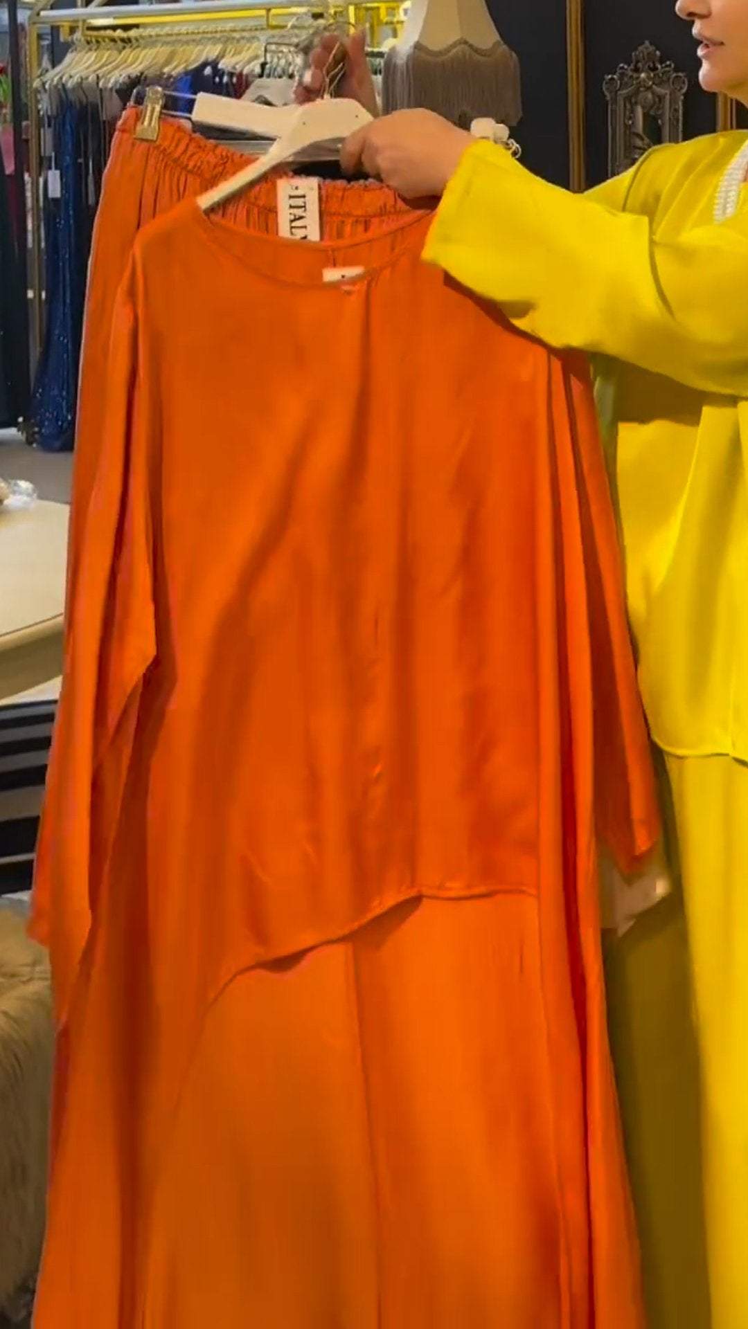 Conjunto Femenino Casual de Color Sólido con Frente Corto y Espaldas Largas