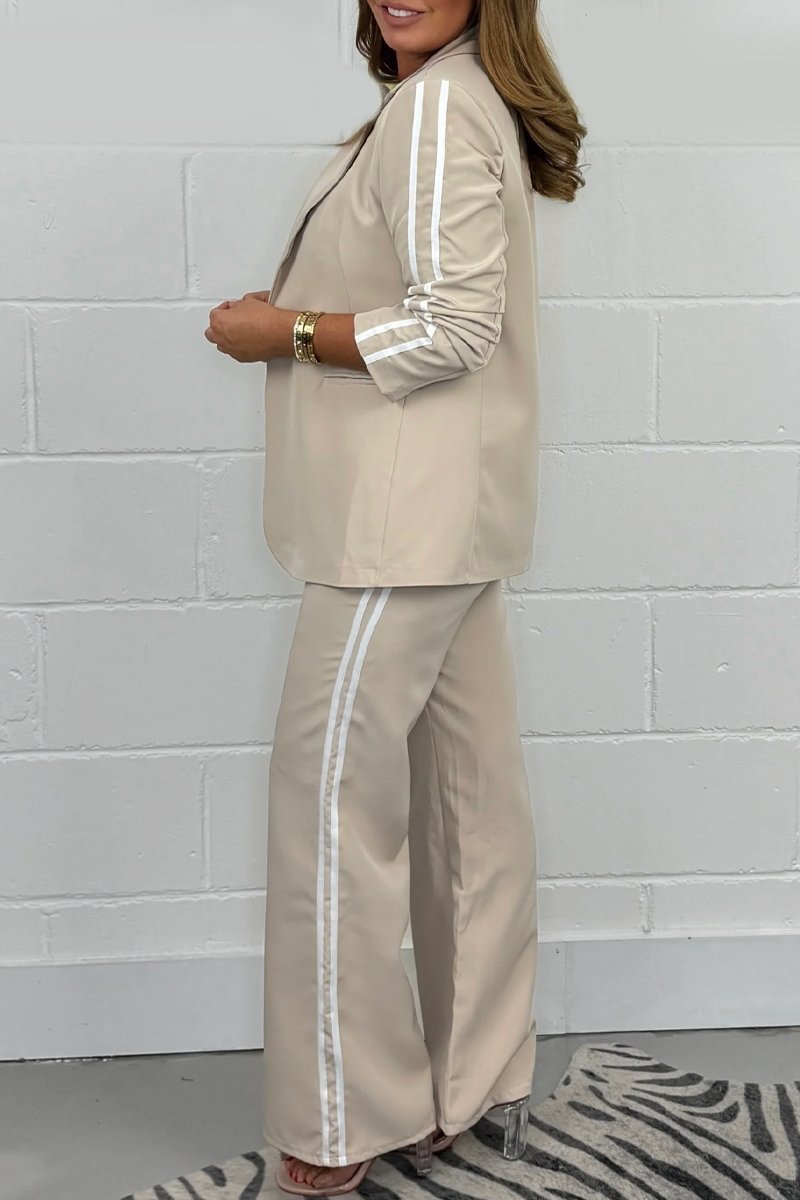 Conjunto Femenino de Blazer y Pantalón con Rayas Laterales