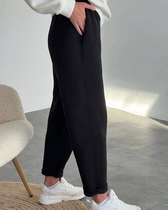 Conjunto Femenino de Botones con Cuello Alto de Dos Piezas