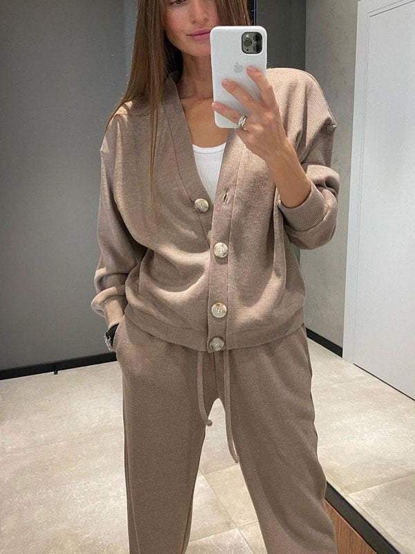Conjunto Femenino de Chaqueta de Punto con Botones y Pantalones de Dos Piezas