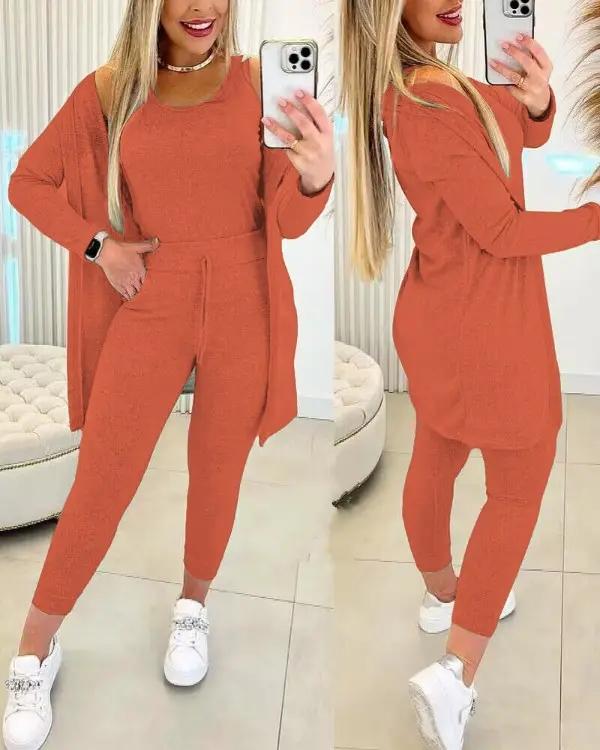 Conjunto Femenino de Regata con Cuello Redondo y Pantalón con Cordón y Chaqueta