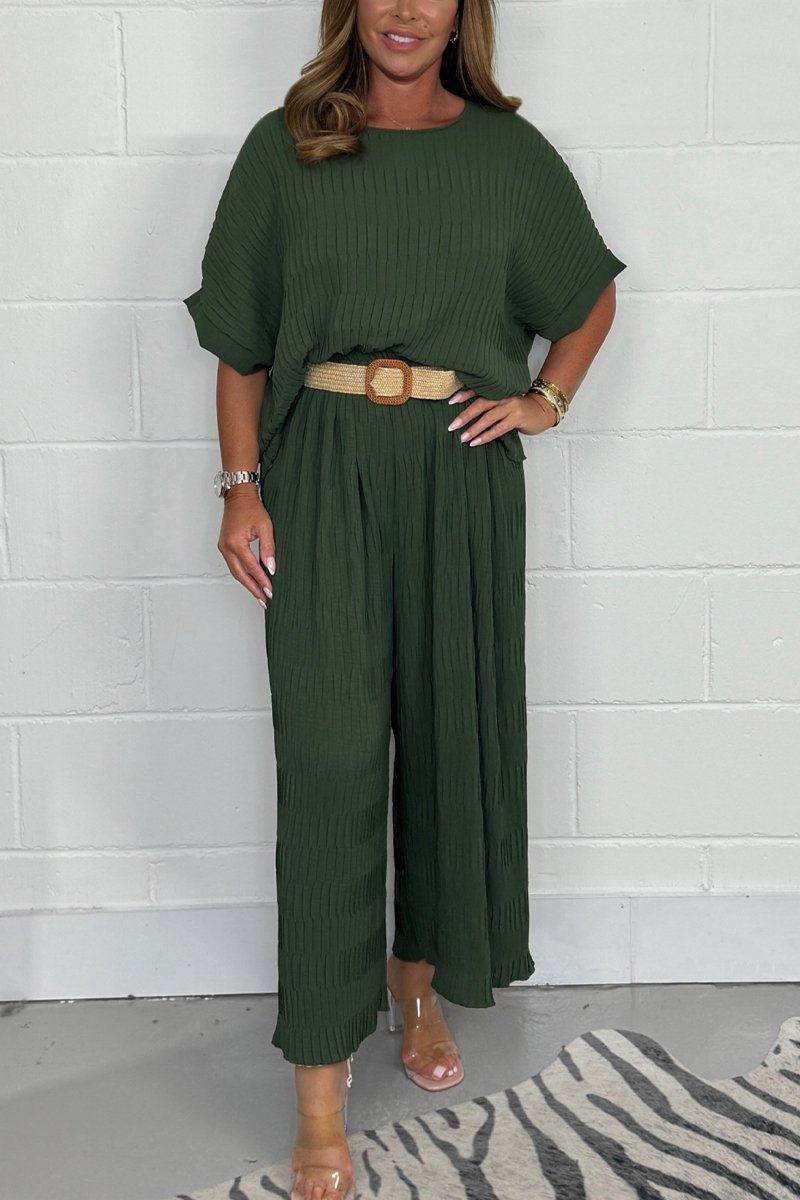 Conjunto Femenino de Top Plisado y Pantalón con Cinturón