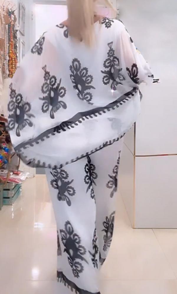 Conjunto Femenino Estampado de Dos Piezas