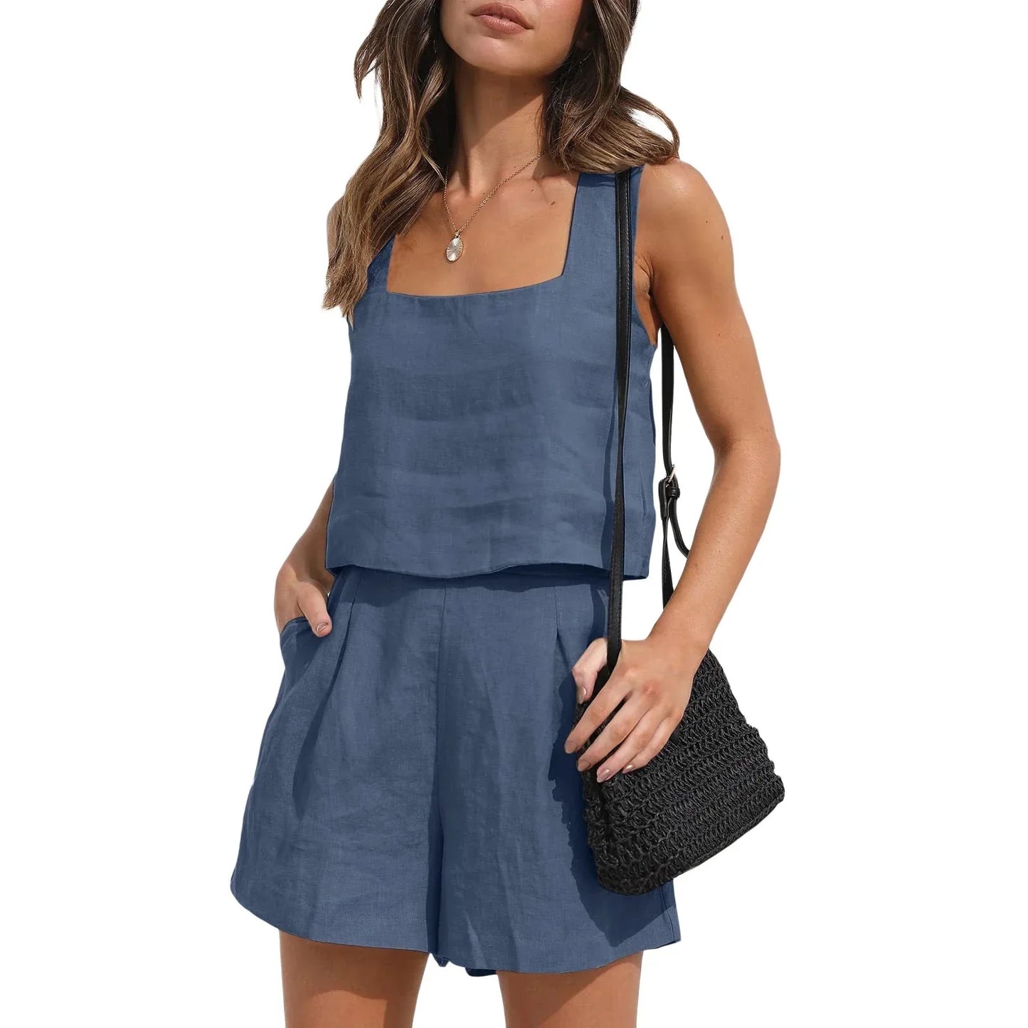 Conjunto Femenino Short y Camiseta Sin Mangas con Cuello Cuadrado