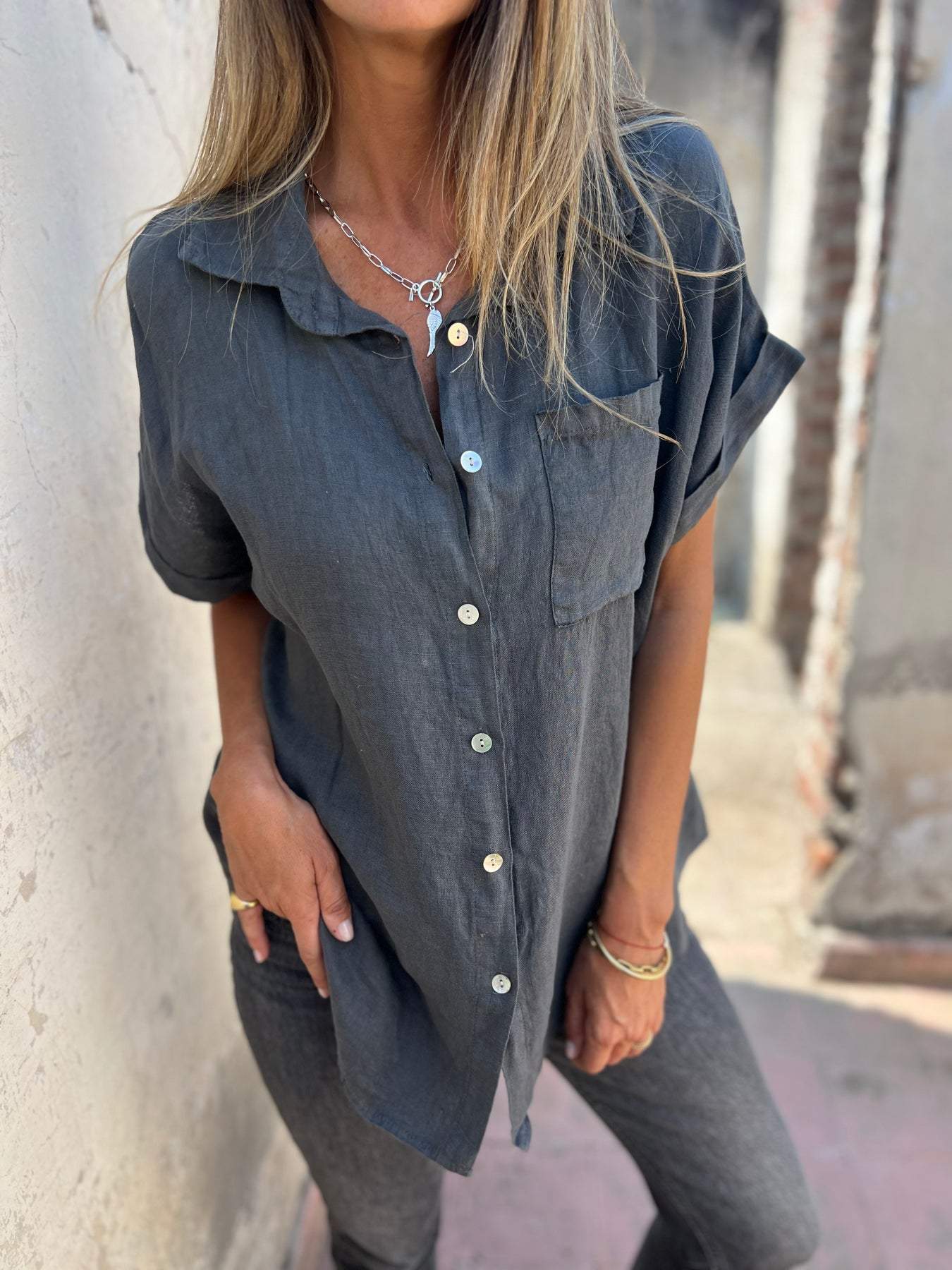Camisa casual de algodón y lino con solapa