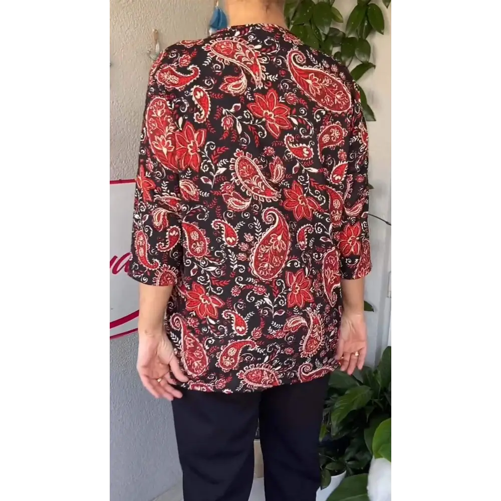 Top feminino com estampa paisley zíper e mangas longas