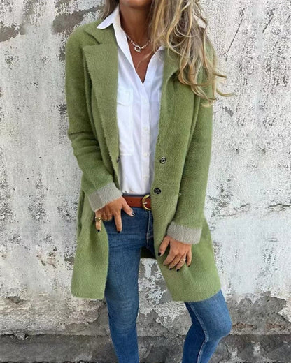 Abrigo Femenino de Lana Boucle con Solapa y Botones Talita
