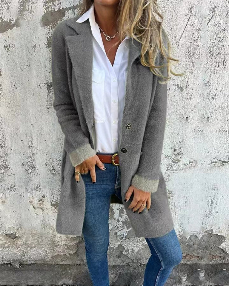 Abrigo Femenino de Lana Boucle con Solapa y Botones Talita