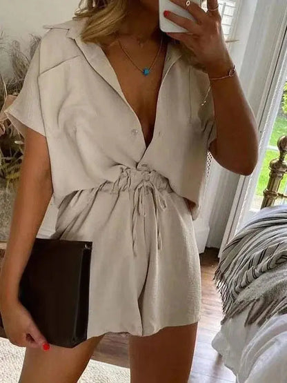 Conjunto Femenino Shorts y Camisa de Manga Corta