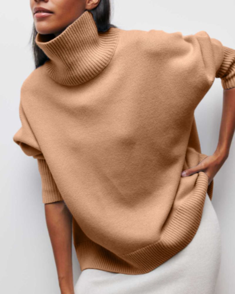 Blusa Femenina Oversized con Cuello Alto Sabrina