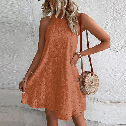 Vestido Femenino Corto en Laise Cuello Redondo