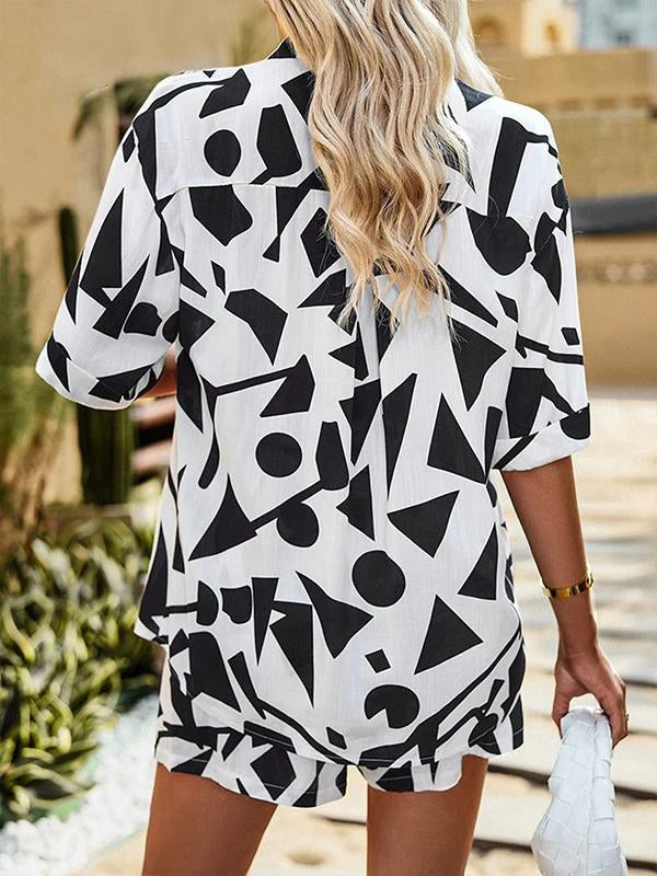 Conjunto de Dos Piezas con Camisa Suelta Estampada y Shorts