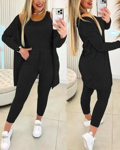 Conjunto Femenino de Regata con Cuello Redondo y Pantalón con Cordón y Chaqueta