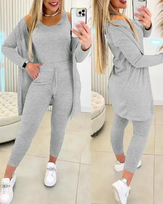 Conjunto Femenino de Regata con Cuello Redondo y Pantalón con Cordón y Chaqueta