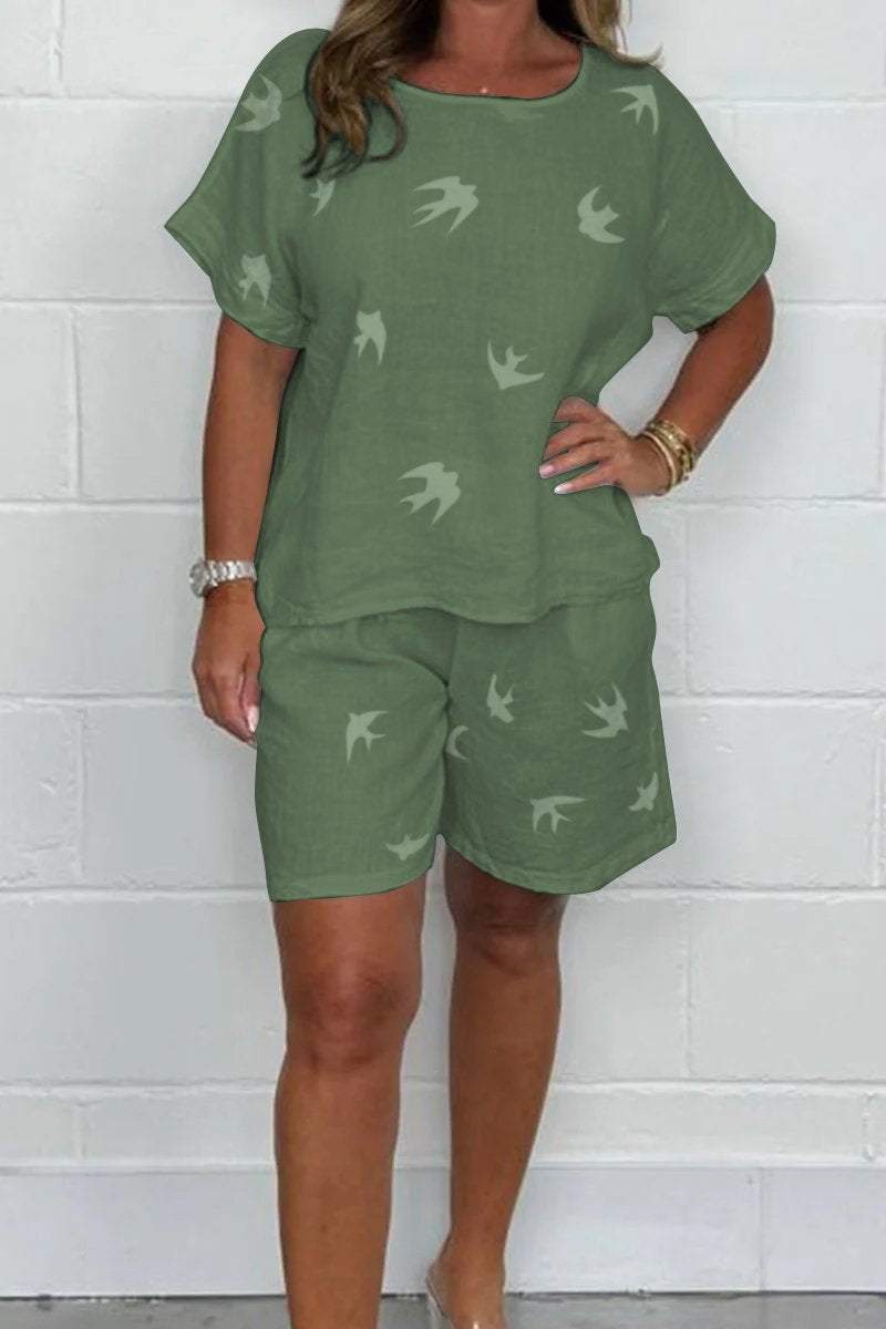 Conjunto Femenino de Top Estampado con Pájaros y Shorts de Lino