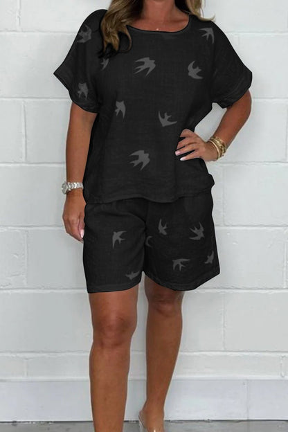 Conjunto Femenino de Top Estampado con Pájaros y Shorts de Lino