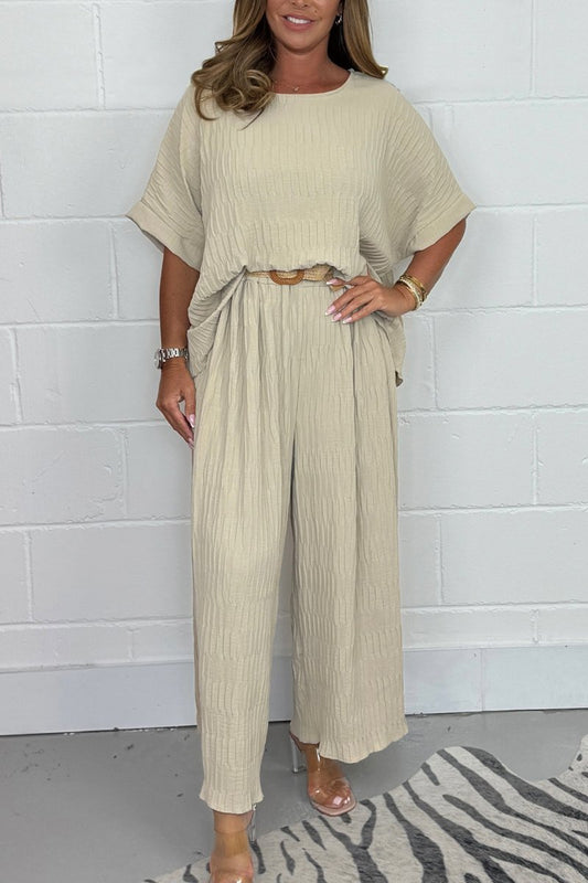 Conjunto Femenino de Top Plisado y Pantalón con Cinturón