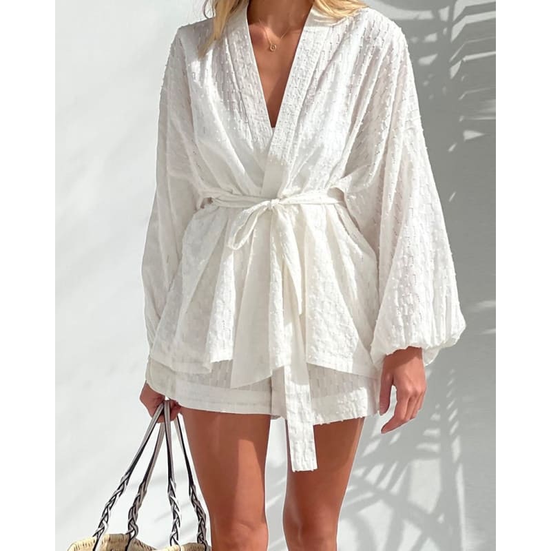 Conjunto Femenino Camisa Traspassada y Shorts de Encaje