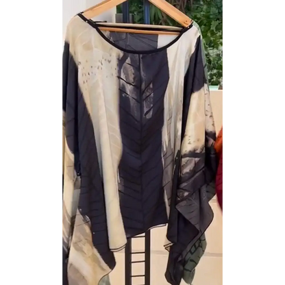 Top Feminino Colorido com Gola Redonda e Ombro à Mostra